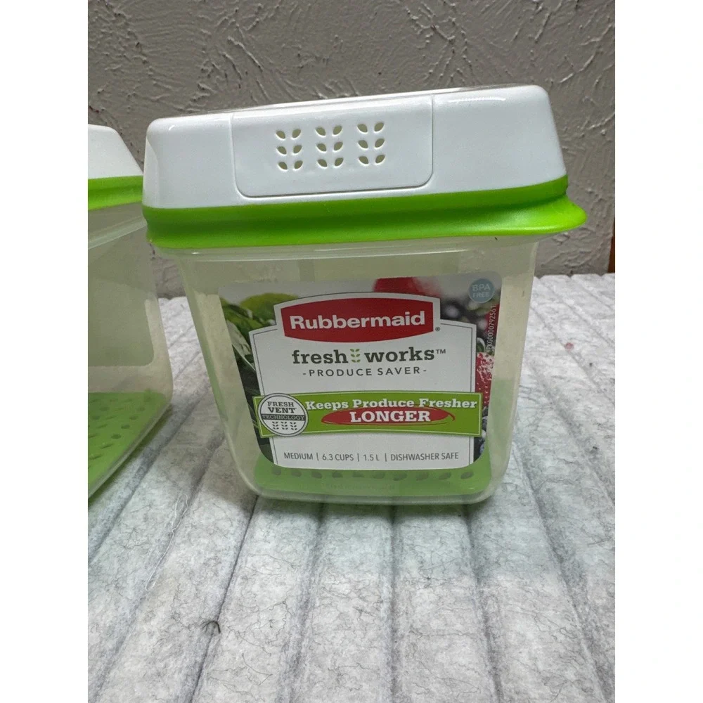 Rubbermaid FreshWorks Produce Saver 4 Piece Set Vented Food Storage Containers